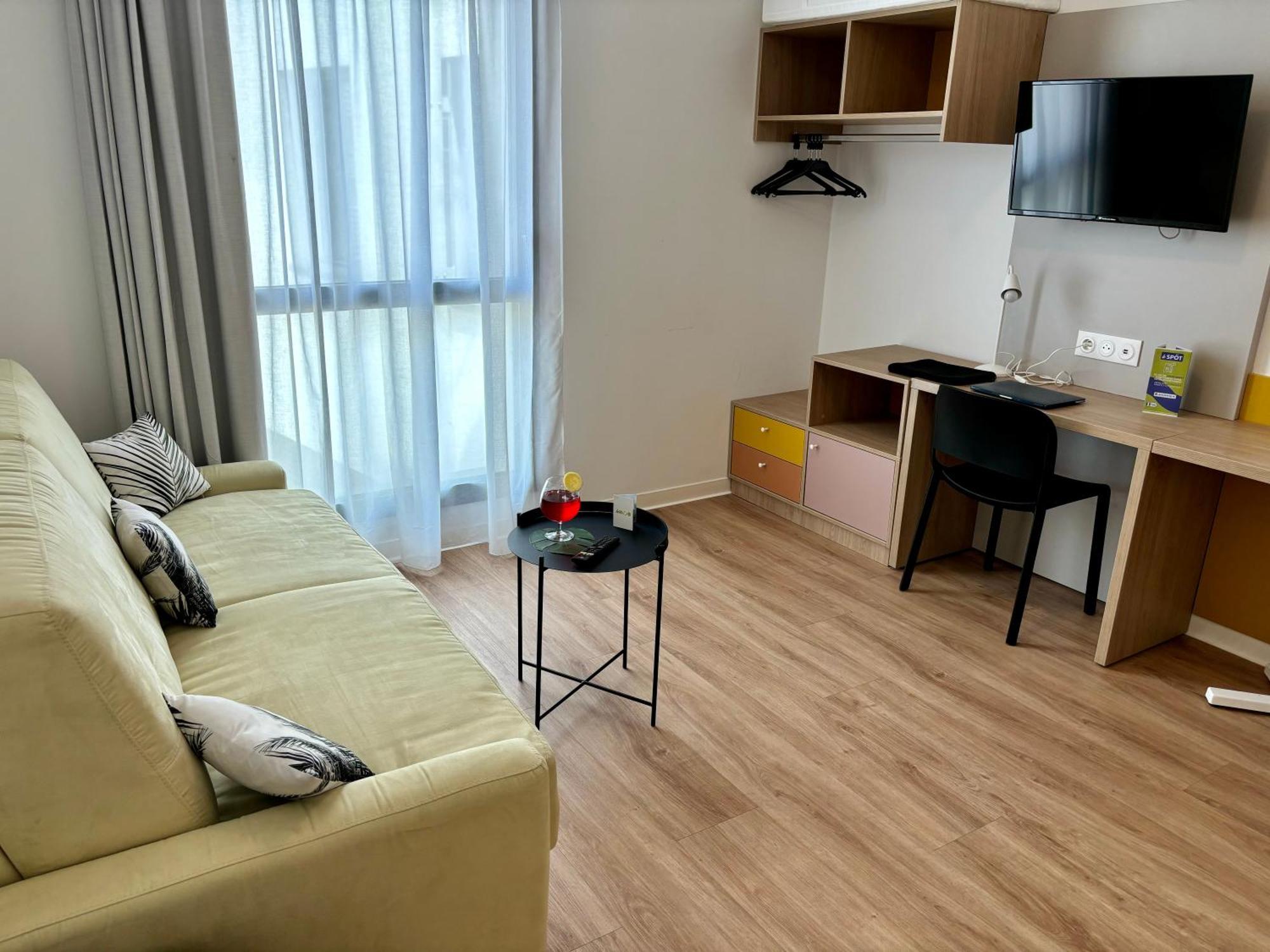 Apparthotel Privilodges Toulon Bagian luar foto
